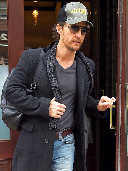 街拍的明星:立冬日的穿衣搭配-服装潮流搭配-服