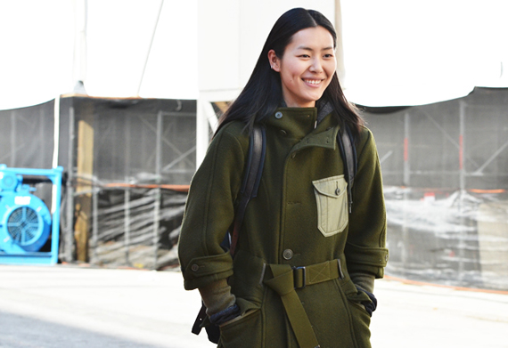 这个冬天,军绿色大衣强势卷土重来!-服装潮流搭