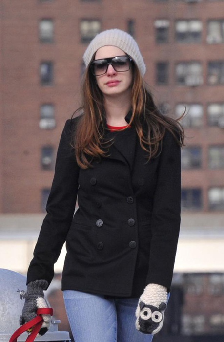 看明星带什么手套 御寒造型两不误-服装配饰\/单