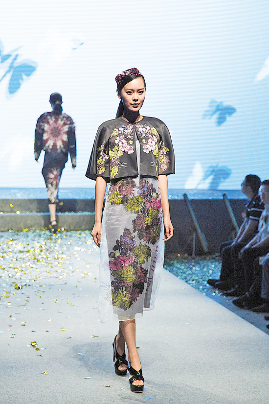 广州流花服装商圈 白马服装采购节-服装行业动