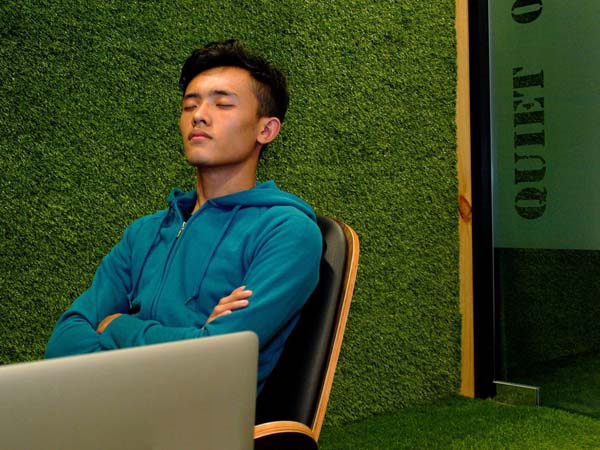 的卫衣 腰酸背痛的久坐一族都该来一件-服装科