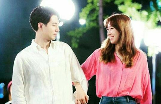 来自从不会穿错衣服星球的孔孝真-服装潮流搭