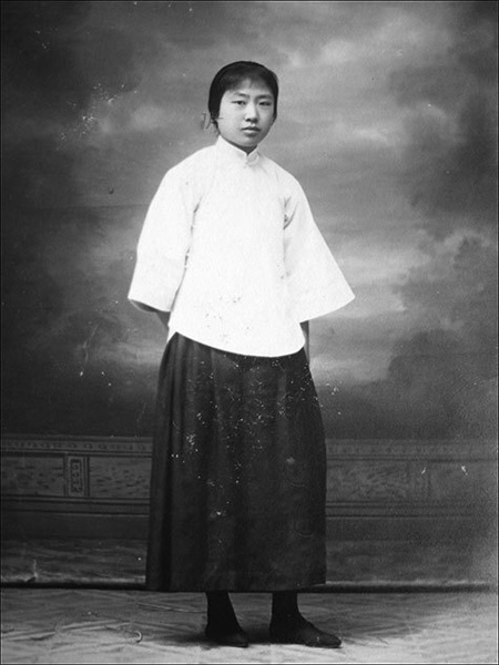 回顾中国女性服饰百年变迁史-服装服饰文化-服