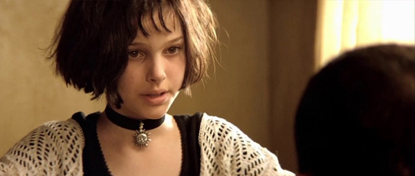 半丸子头、Choker、阔腿裤配小白鞋?不适合自