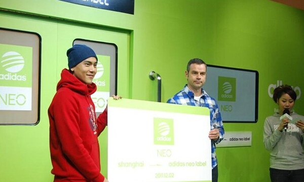 在港设品牌中心,阿迪在大中华区的这步棋