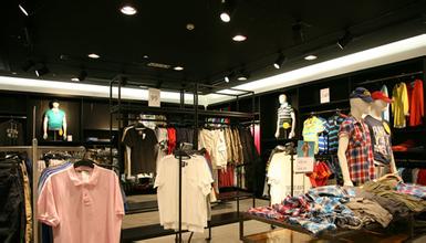 网红经济兴起、个性化需求展现 传统服装展现