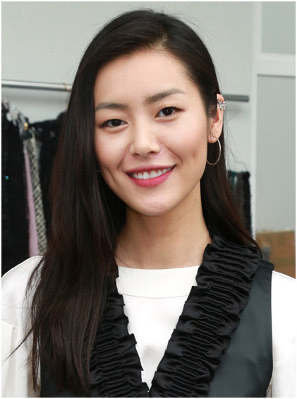 大表姐除了穿啥都好看以外,首饰搭配上也有自