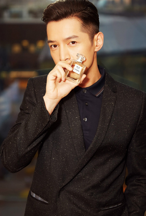 胡歌成为 CHANEL 香水和美容品形象大使-服装