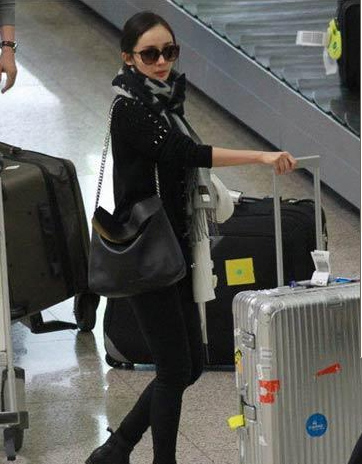 秋冬温暖排名NO.1的LV Reykjavik 围巾-服装配