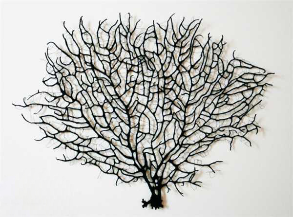 同样是刺绣，看看人家的新花样!-服装设计管理-服装设计网