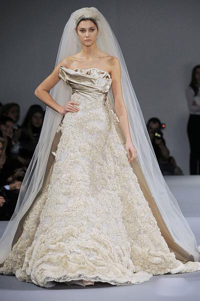 写满辉煌的嫁衣! Elie Saab历届高定压轴看个够