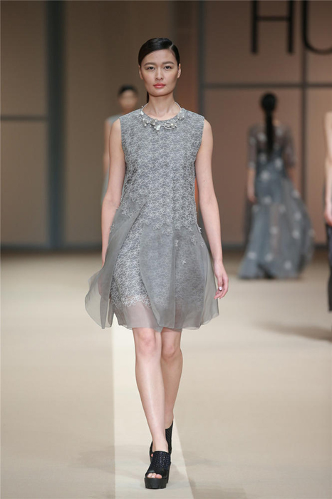 HUI·赵卉洲时装发布会-服装T台秀场-服装设计