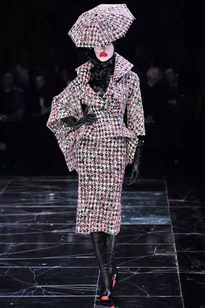 《从灵感到设计--时装与创意》:服装艺术就像一