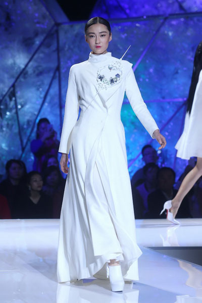 2016春夏中国国际时装周盖娅·熊英高级成衣