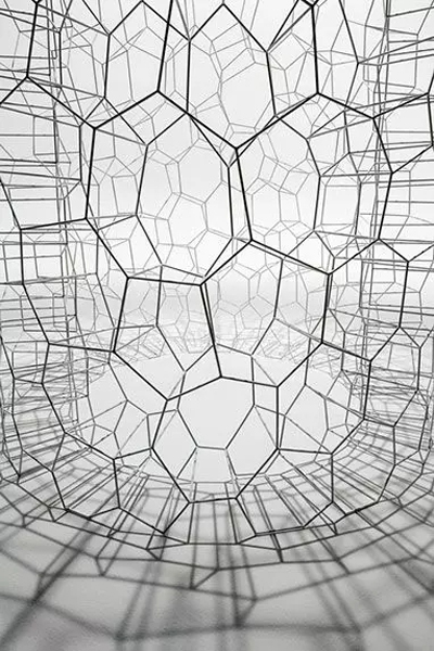 设计语言 | 变化莫测的几何形态-服装T台秀场-服