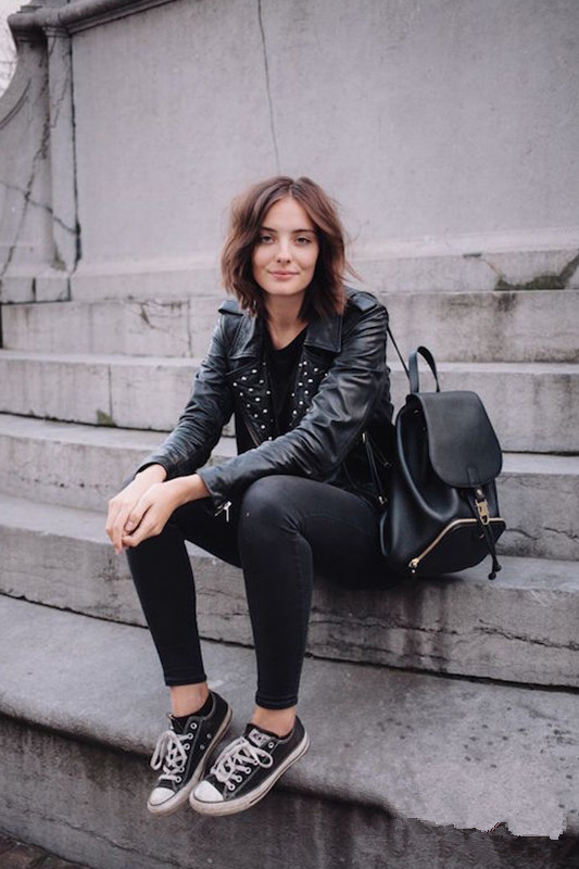 黑色帆布鞋--永不过时的舒服搭配神器-服装潮流