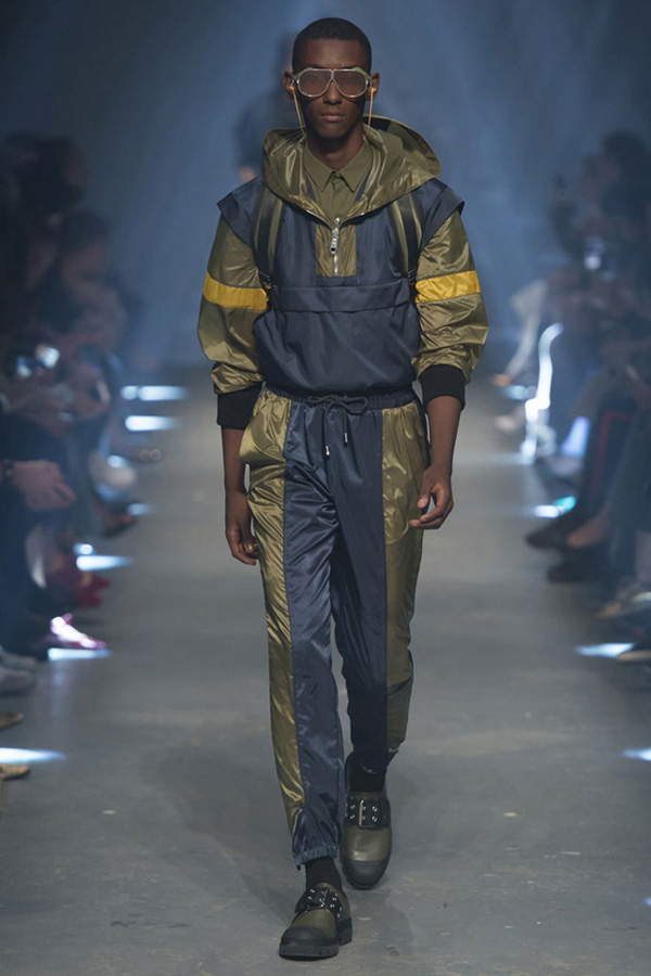 伦敦时装周:Versus Versace 2017春夏系列时装