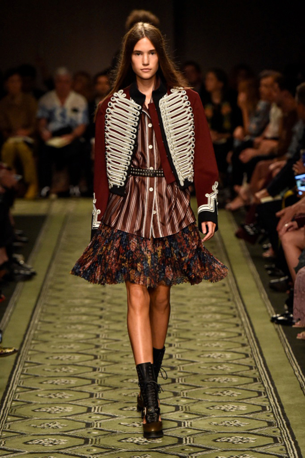 伦敦时装周:Burberry 2016九月系列男女时装秀
