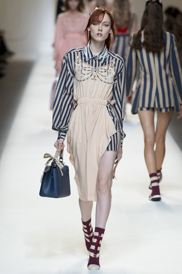 米兰时装周:Fendi 2017春夏系列秀 多彩少女心