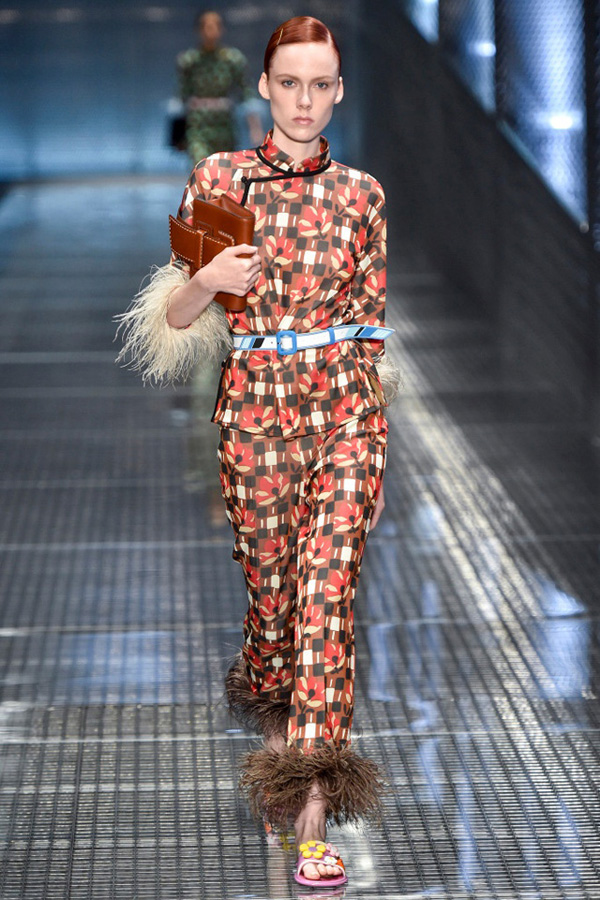 米兰时装周:Prada 发布2017春夏时装秀-服装时