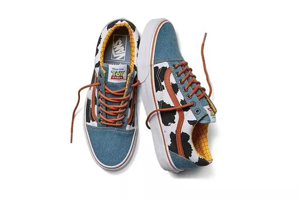 Vans 与《玩具总动员》推出了联名系列鞋款-服