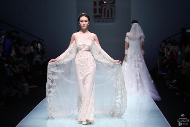 中国国际时装周2017春夏:名瑞婚纱发布会-服装