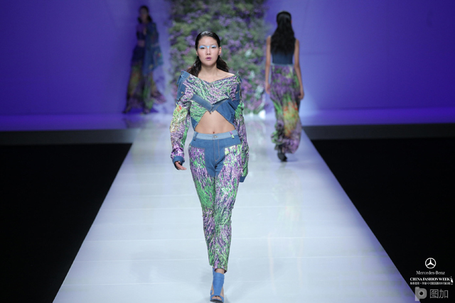 中国国际时装周:d'nim·陈闻牛仔装发布会201