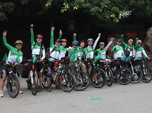 玛卡西尼男装玩转品牌公关-服装企业报道新闻