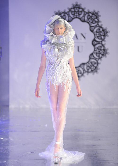 设计师兰玉魔玉幻境2013高级定制发布会