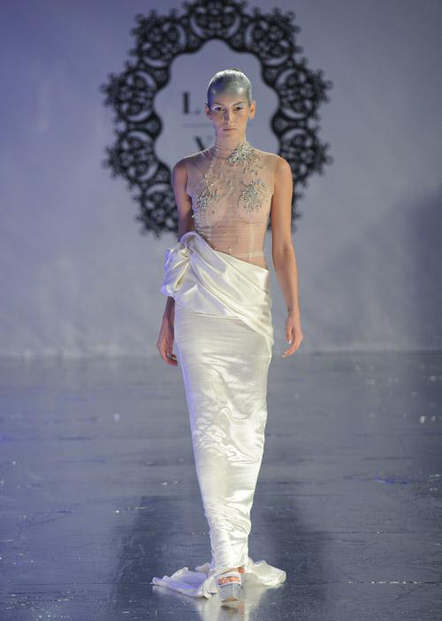 设计师兰玉魔玉幻境2013高级定制发布会