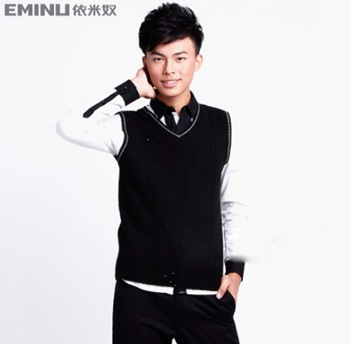 计搭配白色衬衫