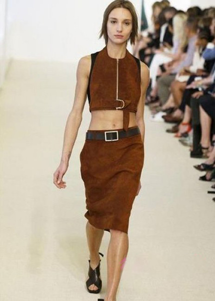 2014早春度假趋势 短款露腰上衣-服装时尚聚焦