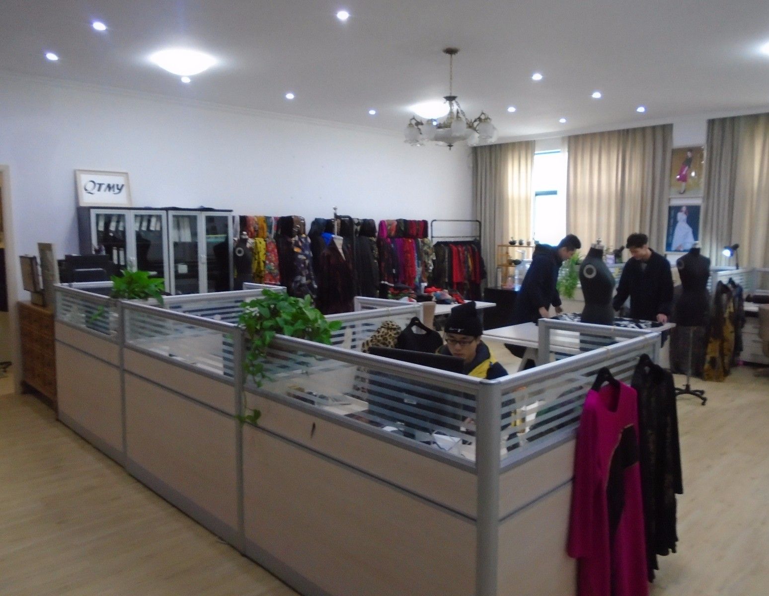 杭州嘉法服饰有限公司招聘-杭州服装公司招聘-cfw服装人才网